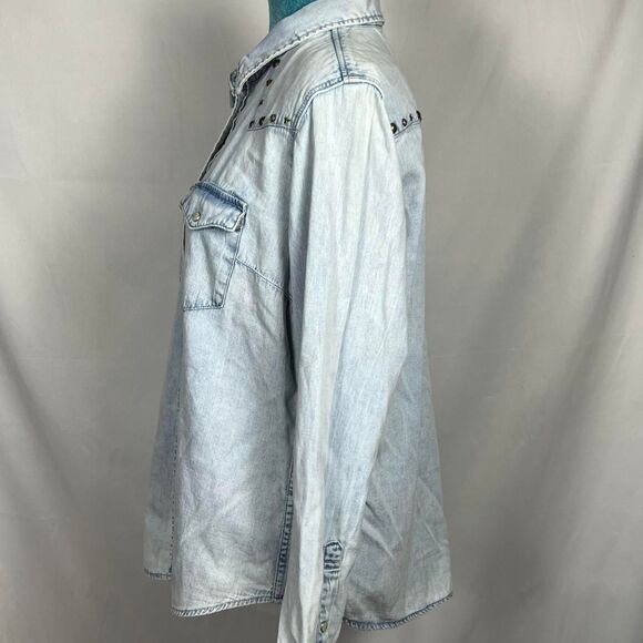 Levi's Studded Acid Wash Denim Western Shirt (Size L) - Picture 5 of 8